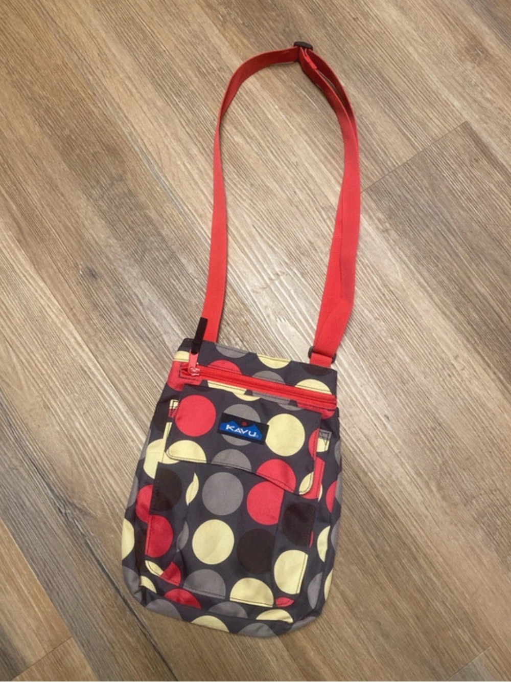 KAVU pink Dot Crossbody Bag - Compact Women's Shoulder Bag EUC